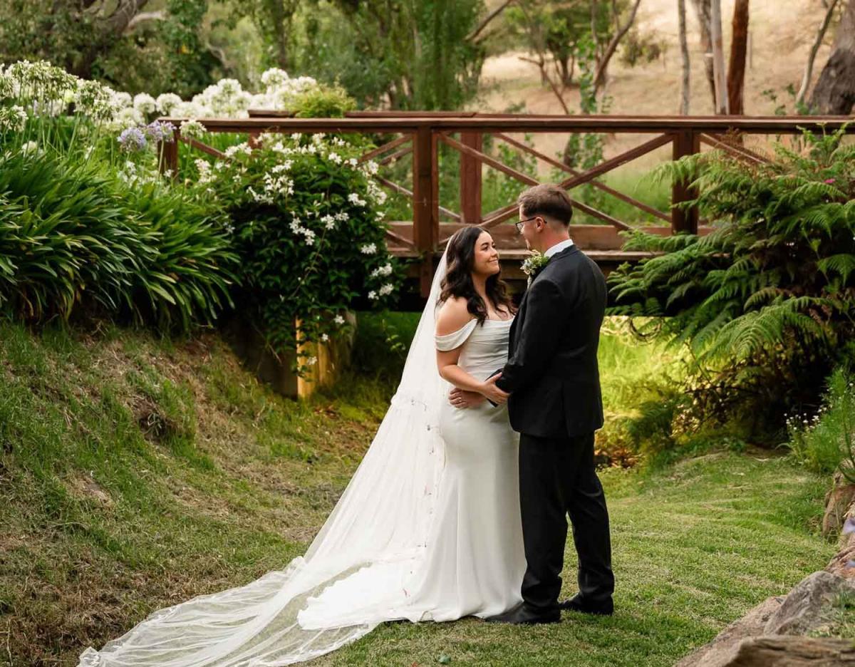 Inglewood Inn - dog-friendly wedding venue Adelaide Hills