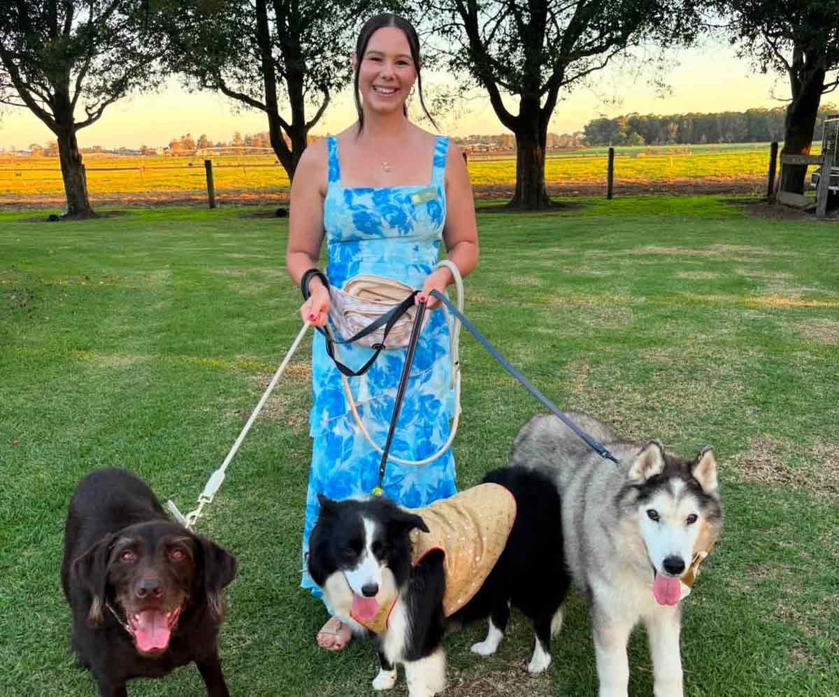 Hitched Hounds - wedding day dog attendant Central Coast NSW