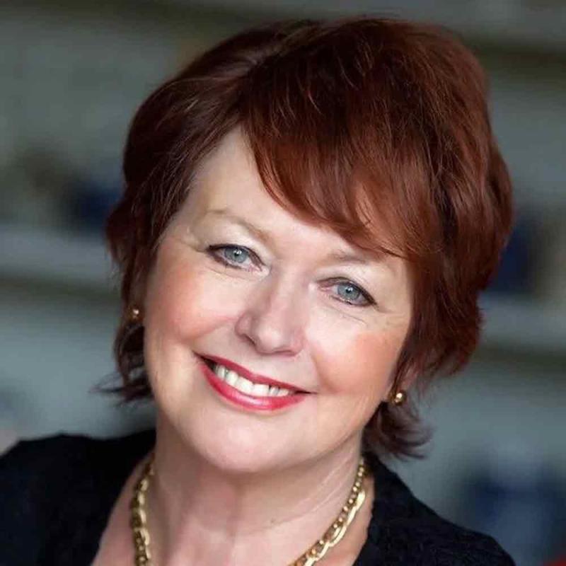 Dee Potter - Marriage Celebrant